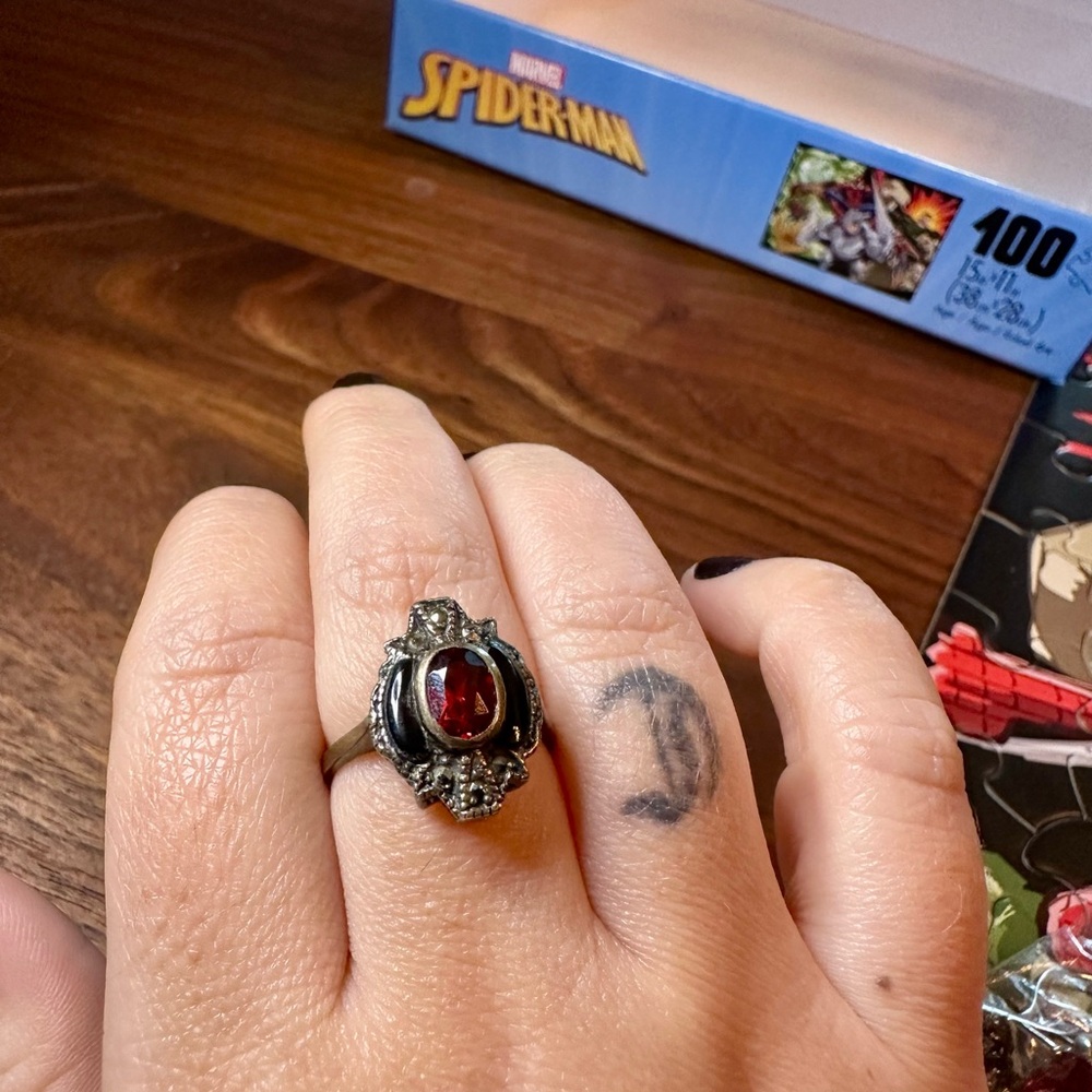 Vintage 925 Garnet & Onyx Ring Size 6.5